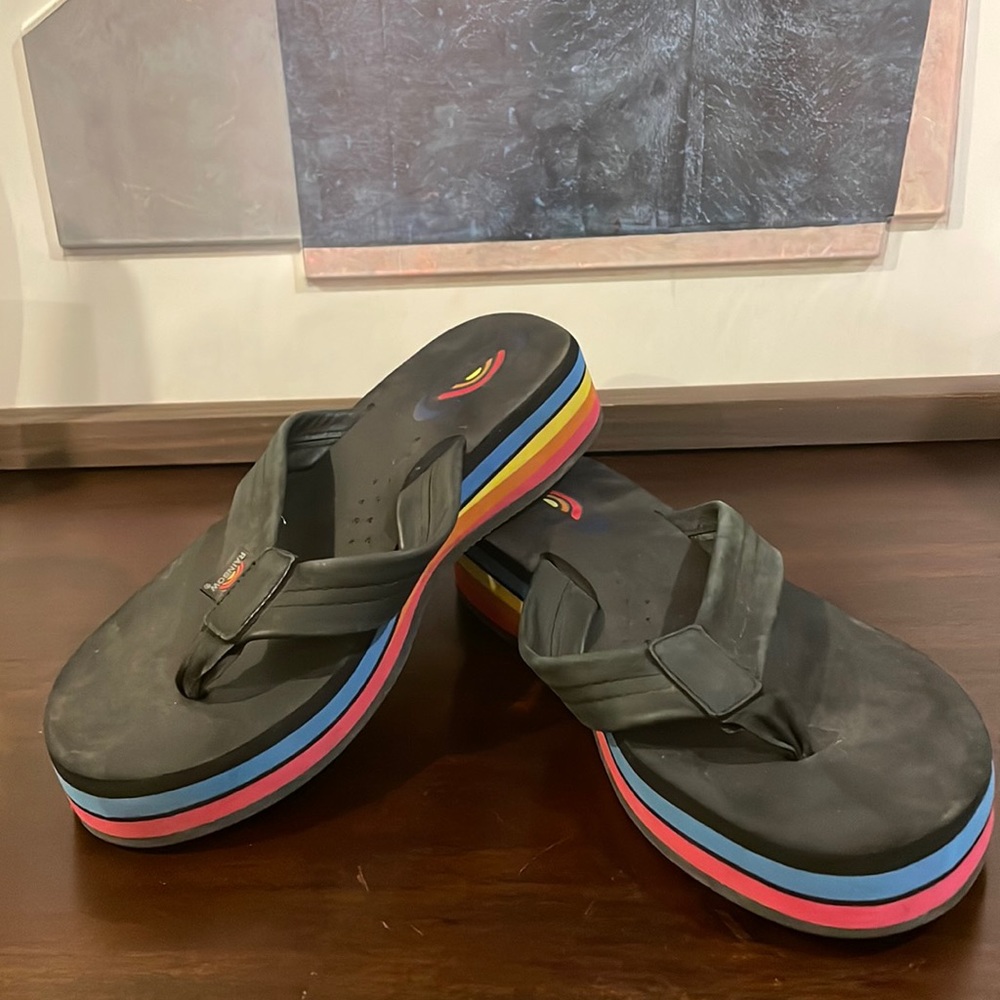 Used- rainbow sandal size 8/8.5